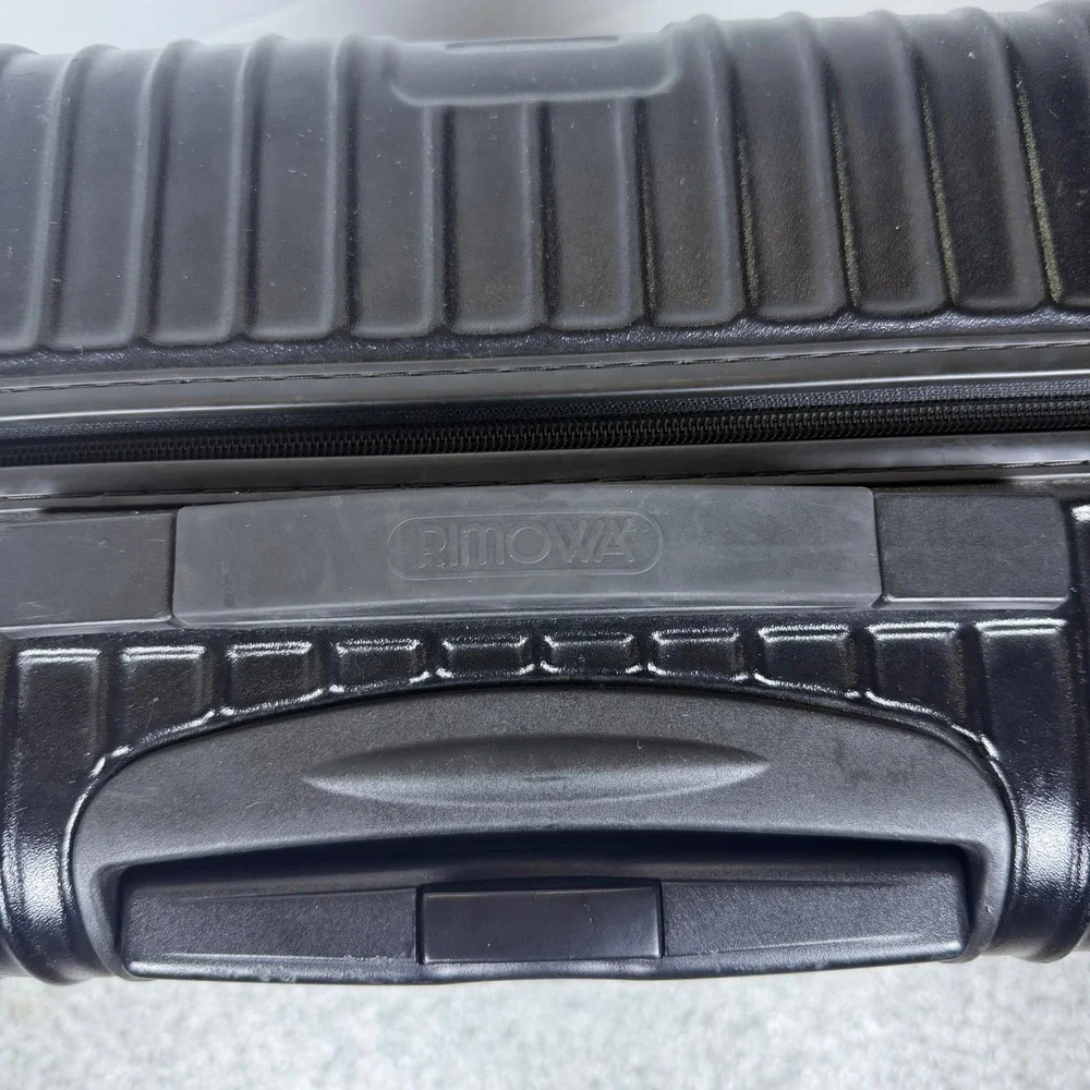 RIMOWA Salsa Multiwheel 63L Black 4-Wheel Polycarbonate Suitcase Vintage 871.63